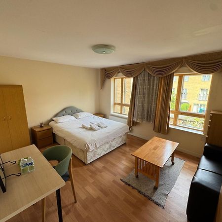 Napcastle Caledonian Park Hotel London Exterior photo