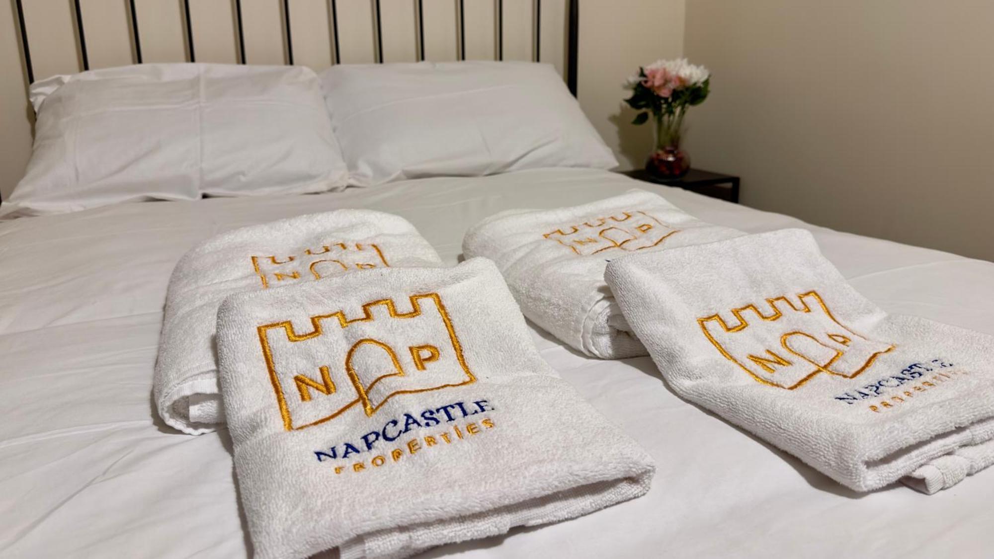 Napcastle Caledonian Park Hotel London Exterior photo